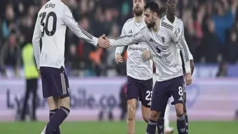 宁忠岩1500米速滑摘金，创亚洲新纪录，金牌总数增至5枚