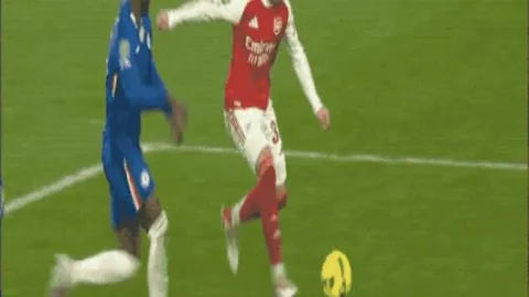 “阿勒泰国际健身盛会上演‘雪山巅峰对决’ 2025-01-13”